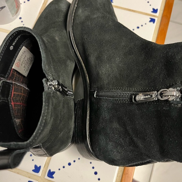 Blondo Loulou Waterproof Bootie, Black Suede, Womens Size 6.5 - Picture 4 of 6
